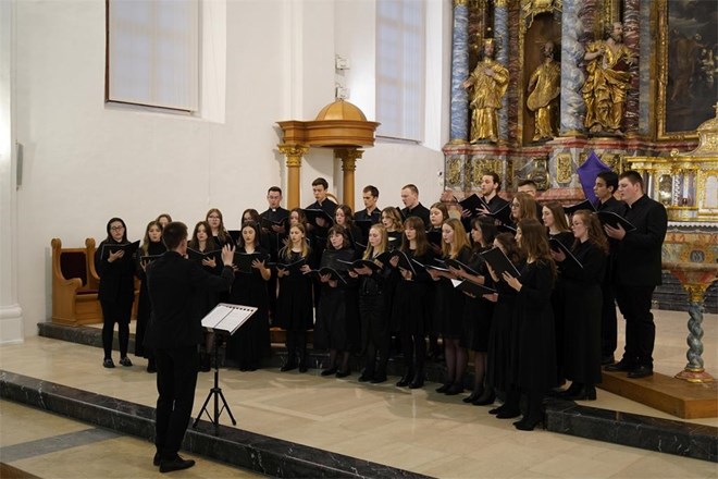 Korizmeni koncert zbora mladih Varaždinske biskupije u varaždinskoj katedrali